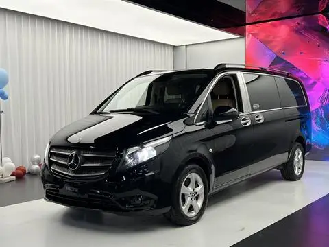 Mercedes-Benz 威霆 2018 — фото 1