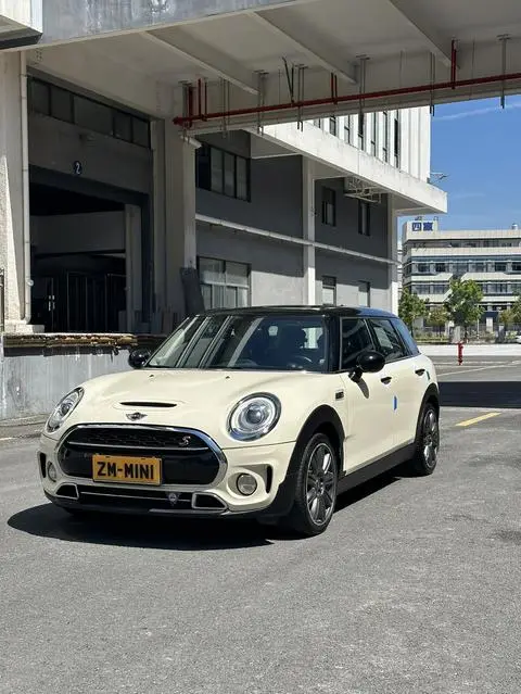 MINI CLUBMAN 2016