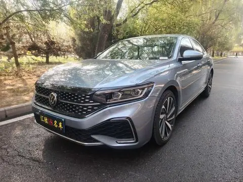 Volkswagen Passat 2022