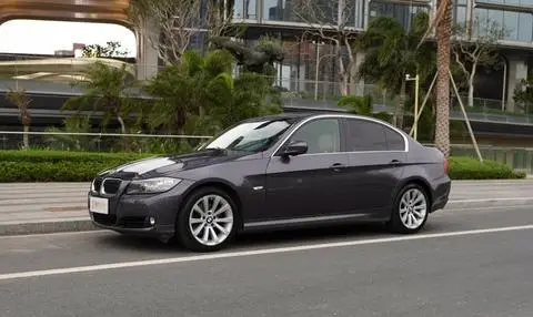 BMW 3 Series 2009 — фото 1