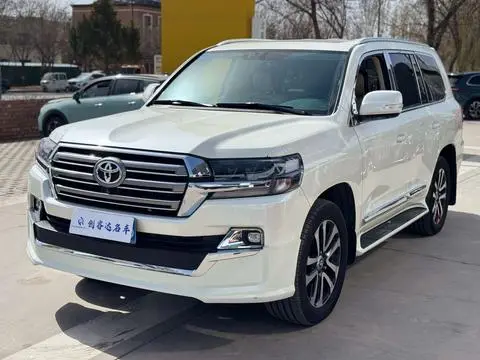Toyota Land Cruiser 2020 — фото 1