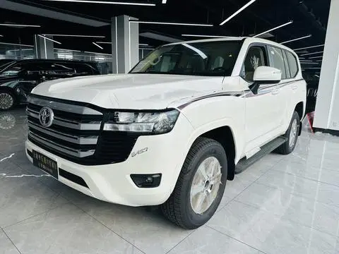Toyota Land Cruiser 2025 — фото 1