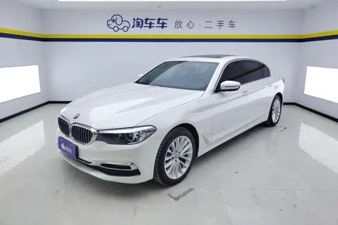 BMW 5 Series 2019 — фото 1