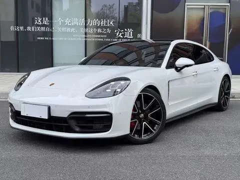 Porsche Panamera 2023