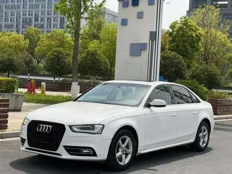 Audi A4L 2015