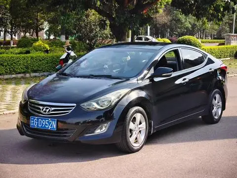 Hyundai Elantra Langdong 2012