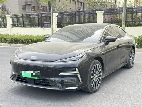 Geely 星耀8 PHEV 2025