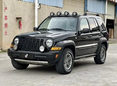 Jeep 自由人 2004