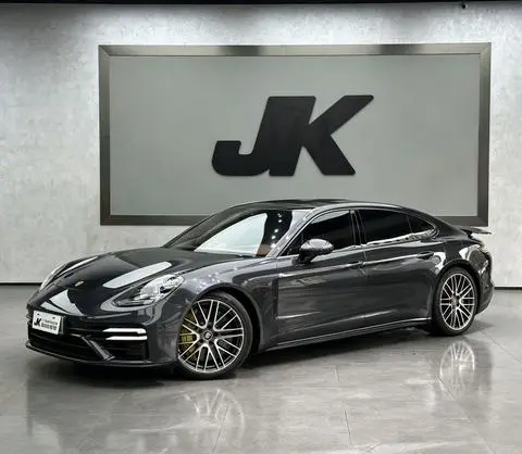 Porsche Panamera E-Hybrid 2023 — фото 1