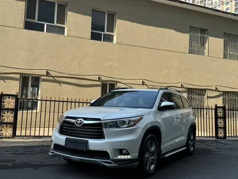 Toyota Highlander 2017 — фото 1