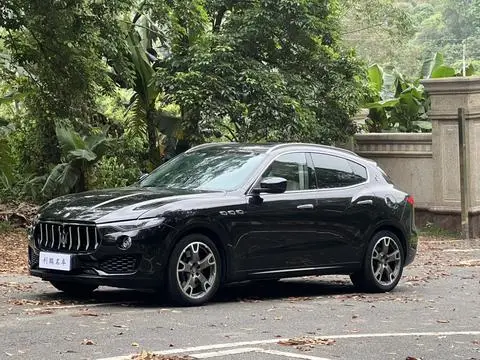Maserati Levante 2017 — фото 1