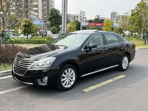 Toyota Crown 2012