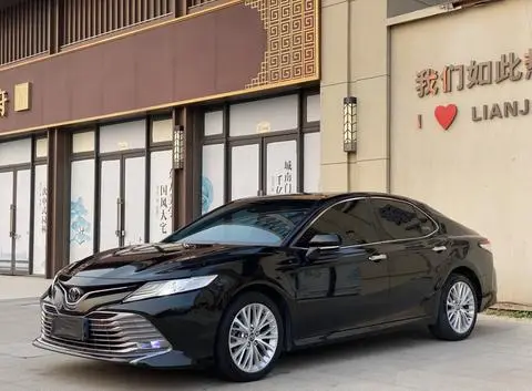 Toyota Camry 2019