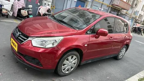 Venucia R50 2016