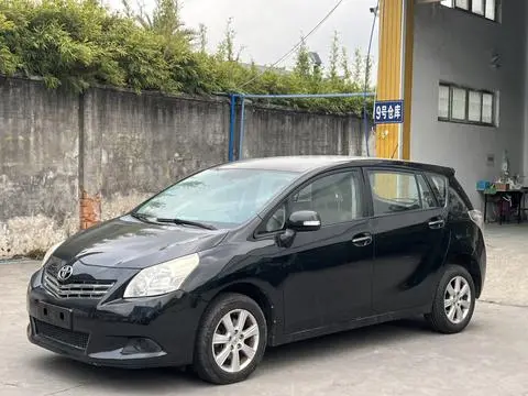 Toyota 逸致 2012