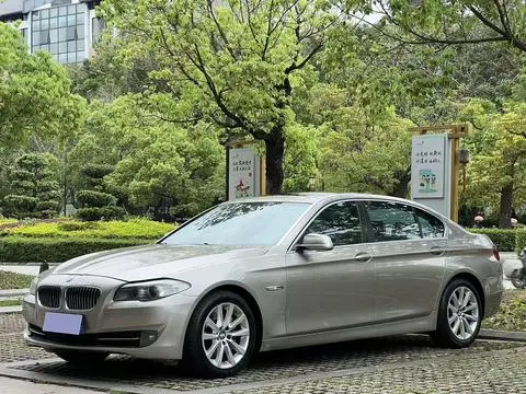 BMW 5 Series 2013 — фото 1