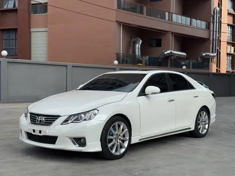 Toyota Reiz 2010