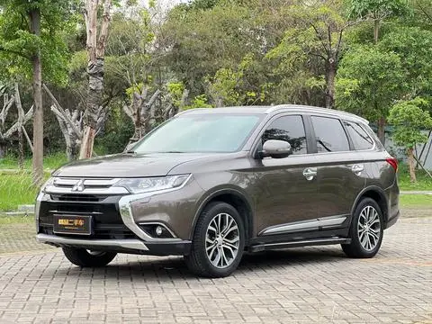 Mitsubishi 欧蓝德 2016