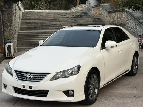 Toyota Reiz 2012