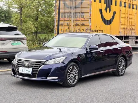 Toyota Crown 2018