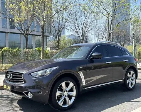 Infiniti QX70 2013