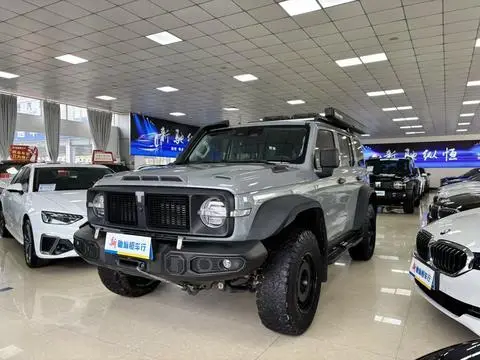 TANK 300 2023