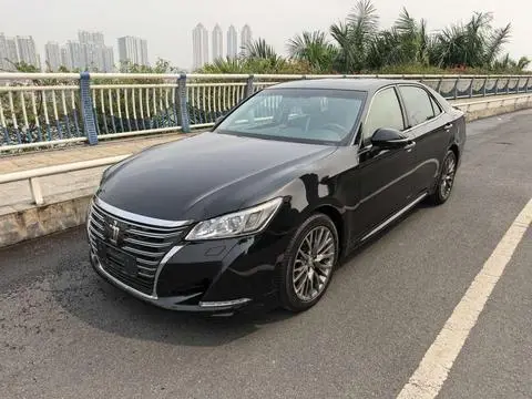 Toyota Crown 2017
