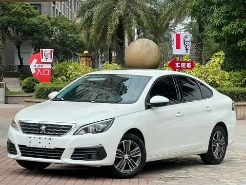 Peugeot 308 2018 — фото 1