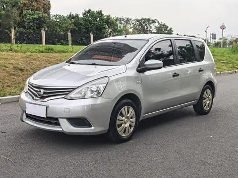 Nissan 骊威 2015
