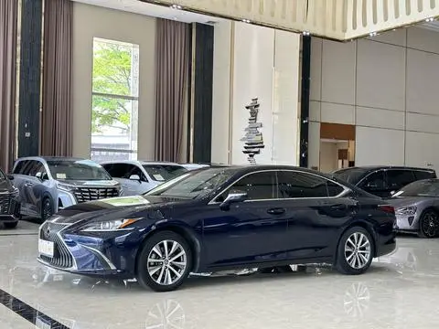 Lexus ES 2020