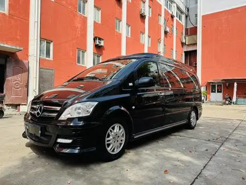 Mercedes-Benz 威霆 2015 — фото 1