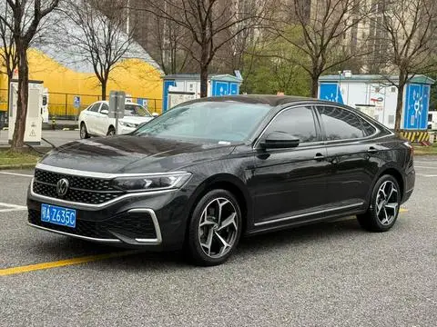 Volkswagen Passat 2024