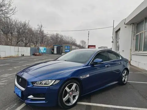 Jaguar XE 2015 — фото 1