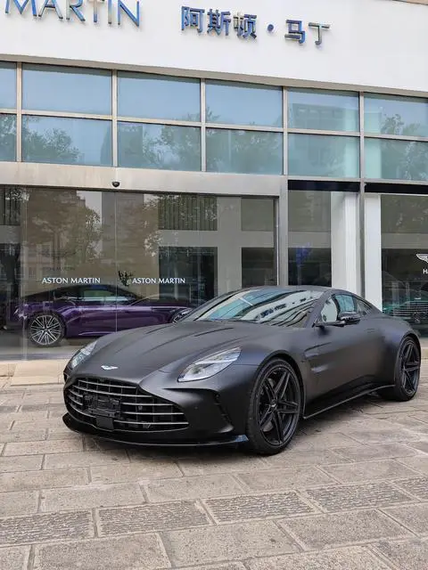 Aston Martin Vantage 2024