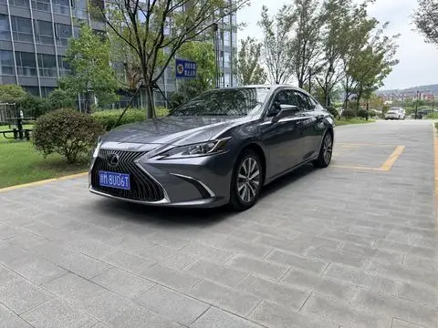 Lexus ES 2018