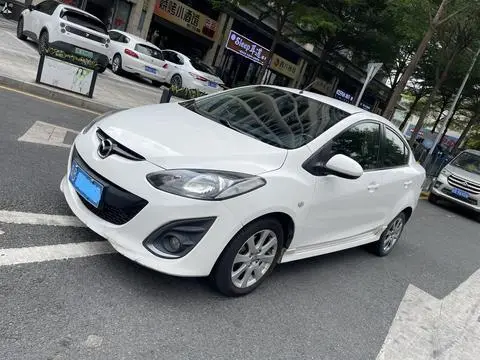 Mazda 2 2012