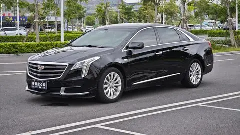 Cadillac XTS 2018 — фото 1
