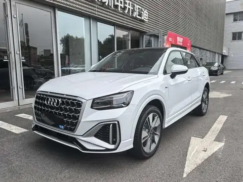 Audi Q2L 2025
