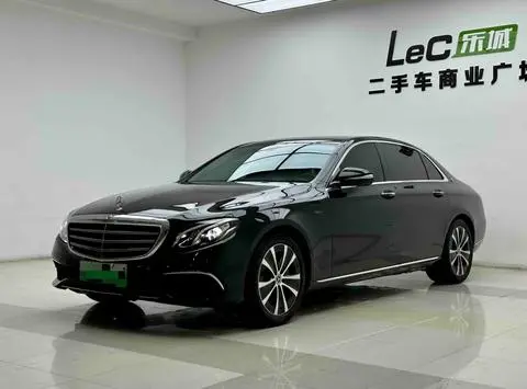 Mercedes-Benz E-Class PHEV 2019 — фото 1
