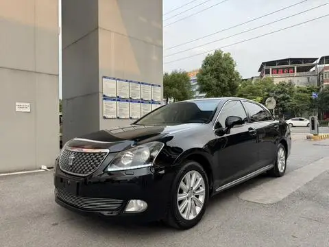 Toyota Crown 2010