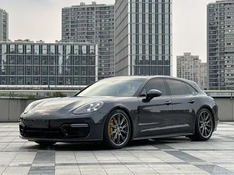 Porsche Panamera 2023