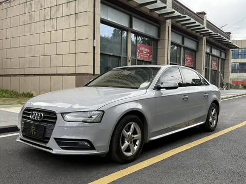 Audi A4L 2015