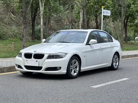 BMW 3 Series 2010 — фото 1