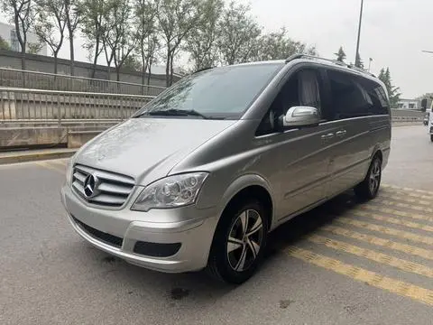 Mercedes-Benz 唯雅诺 2013