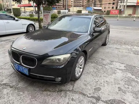 BMW 7 Series 2011 — фото 1