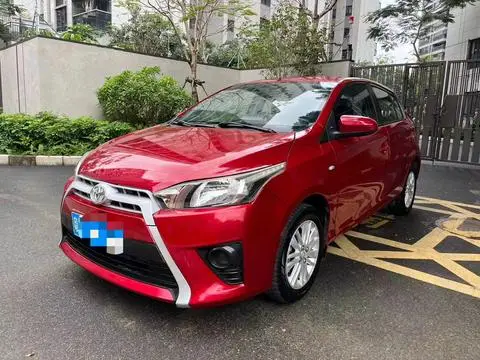 Toyota YARIS L 2015