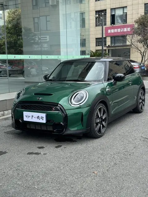 MINI MINI 2022