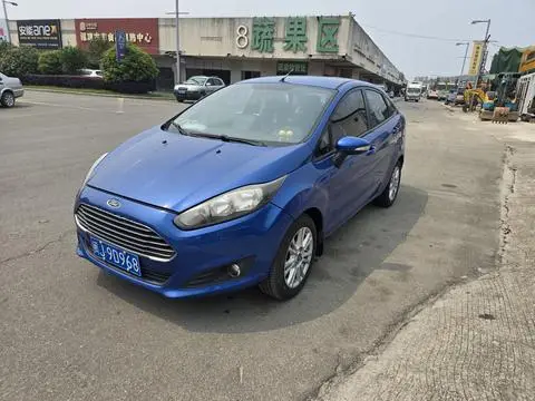 Ford 嘉年华 2013