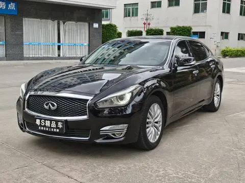 Infiniti Q70 2017