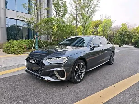 Audi A4L 2020 — фото 1